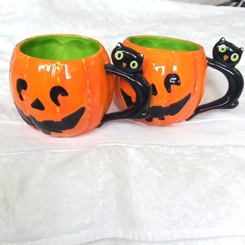 Pier1 Halloween Pumpkin Cat Mugs Set